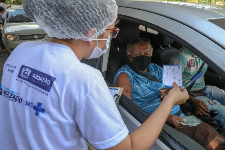 Jaboatão cadastra idosos com 63 e 64 anos para vacinação