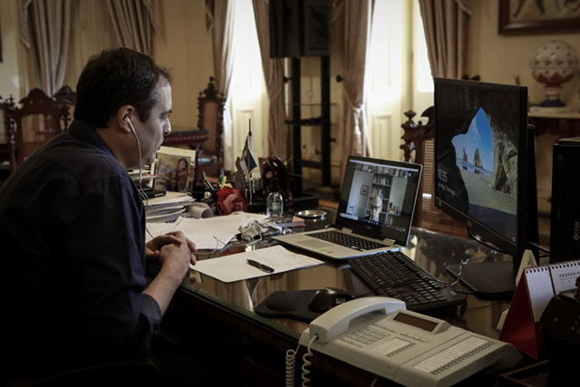 Paulo avalia cenário da pandemia com presidentes dos poderes