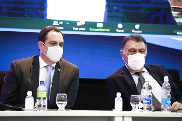 Governador se reúne com prefeitos