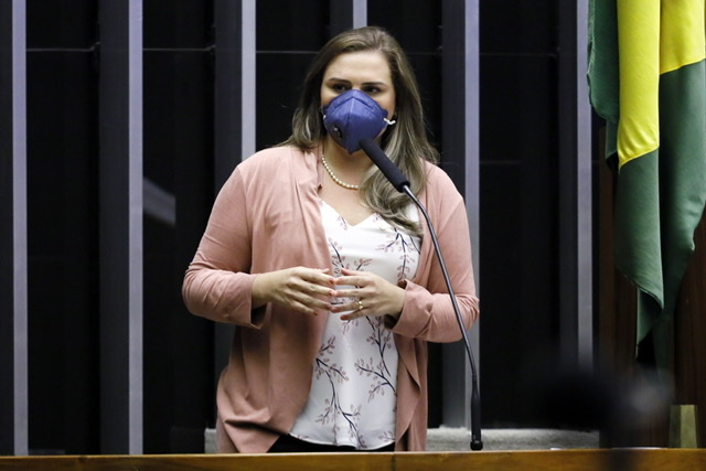 Marília questiona concessionárias entre os serviços essenciais