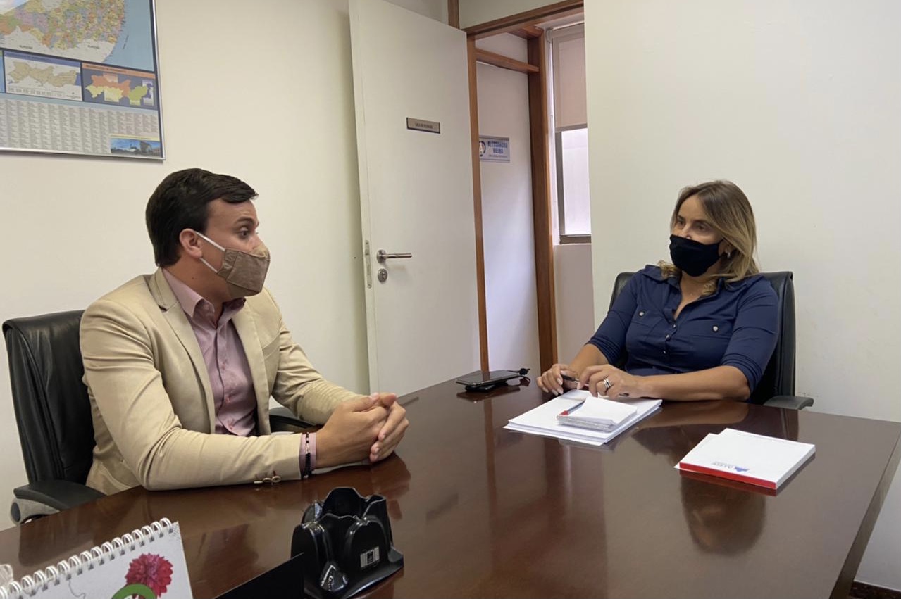 Alessandra Vieira discute melhorias para o município de Poção