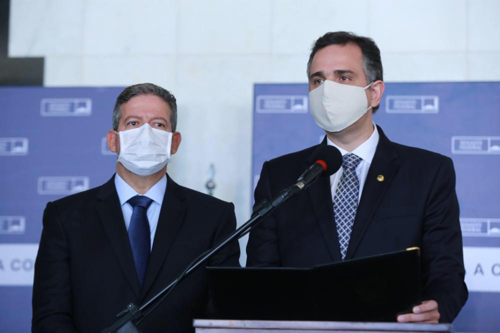 Lira e Pacheco dão 24 horas para Pazuello explicar agenda de vacinação