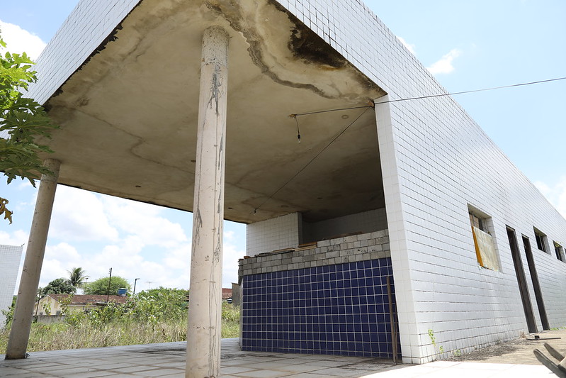 Romero Sales Filho denuncia situação da UPAE de Escada