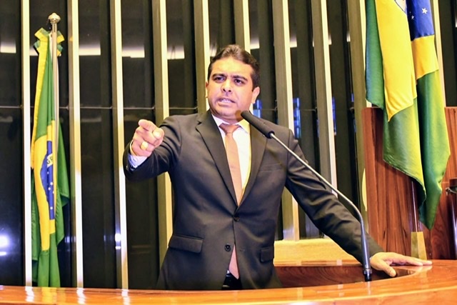 “Medida foi dura demais”, diz deputado sobre decreto estadual