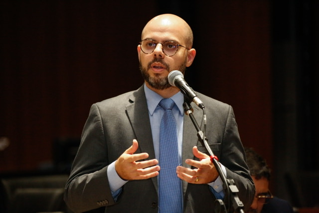 Romero culpa governo por aglomeração no transporte público