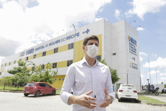 Recife doa sistema de vacinação digital contra a Covid-19