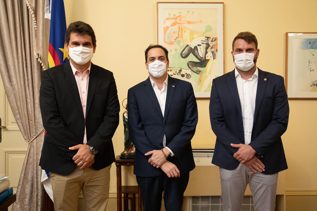 Gustavo Gouveia solicita UTI para Hospital de Paudalho