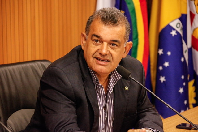 Deputado apresenta projeto para fortalecer escolas na luta contra assédio e feminicídio