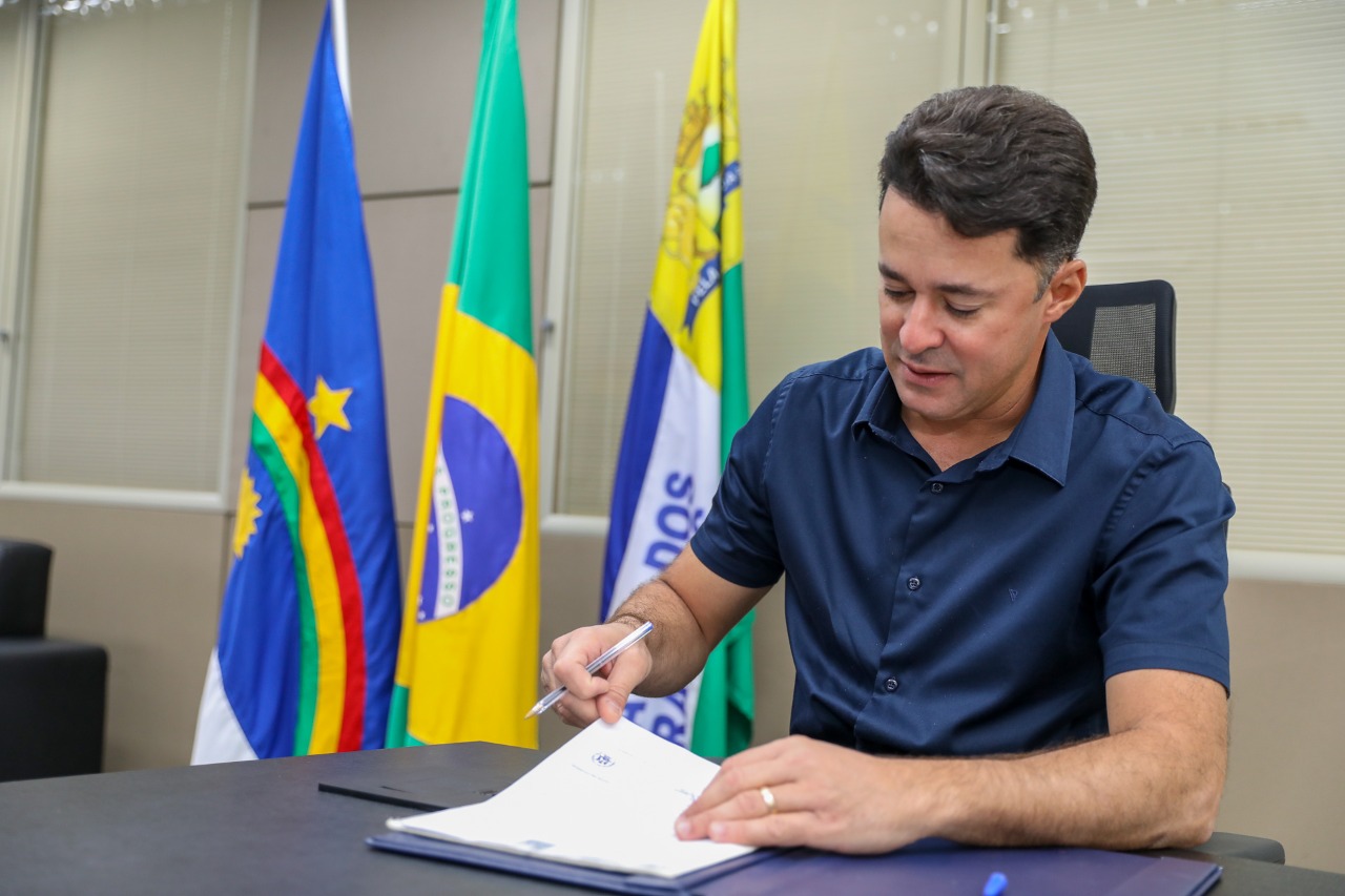 Prefeito de Jaboatão anuncia 49 vagas para profissionais da Saúde