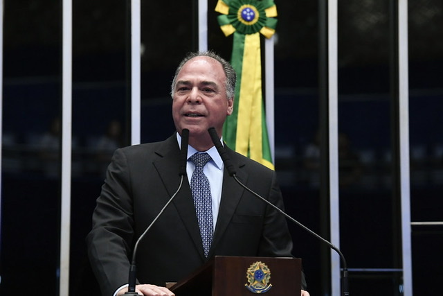 Fernando Bezerra sai em defesa de Bolsonaro por troca de ministros