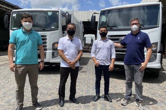 Toritama compra mais dois caminhões compactadores de lixo