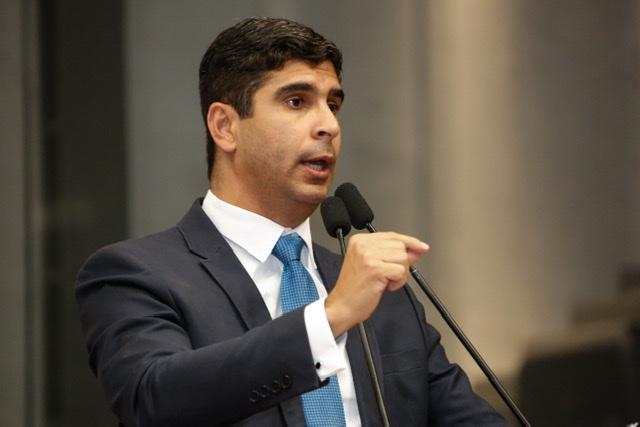Na Alepe, Erick Lessa defende igreja como serviço essencial