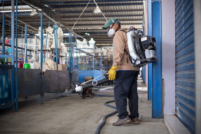 Calçadão Miguel Arraes de Alencar passa por higienização