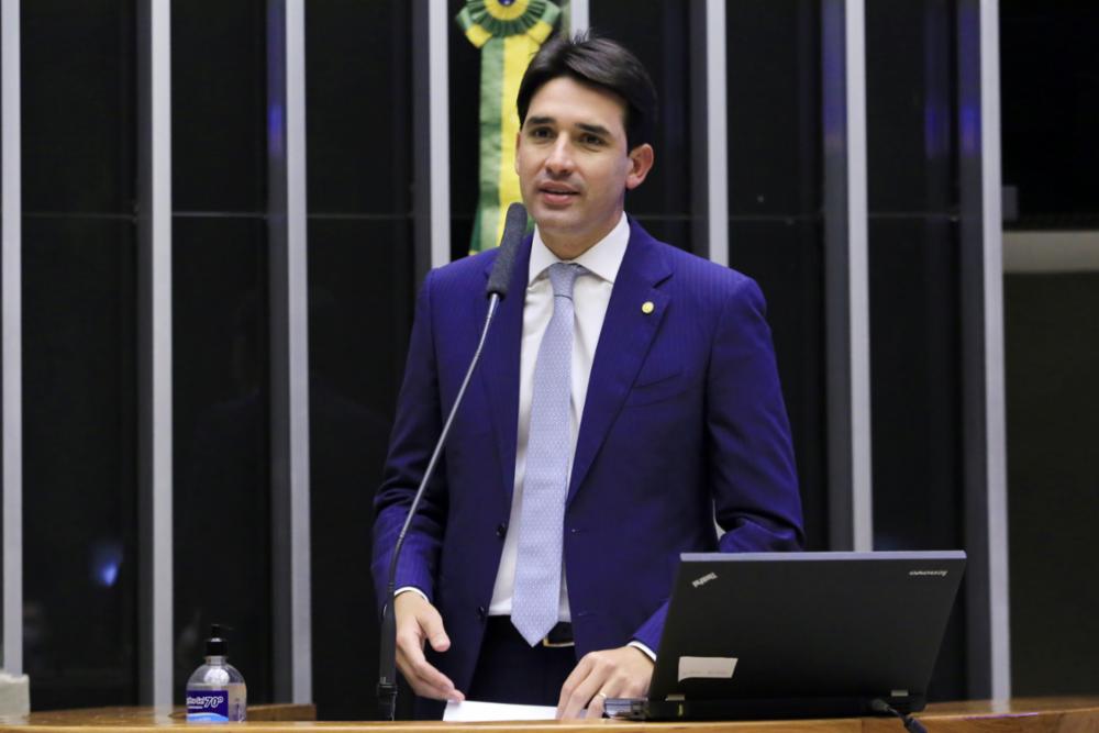 Silvio Costa Filho anuncia R$ 1 milhão para compra de vacinas