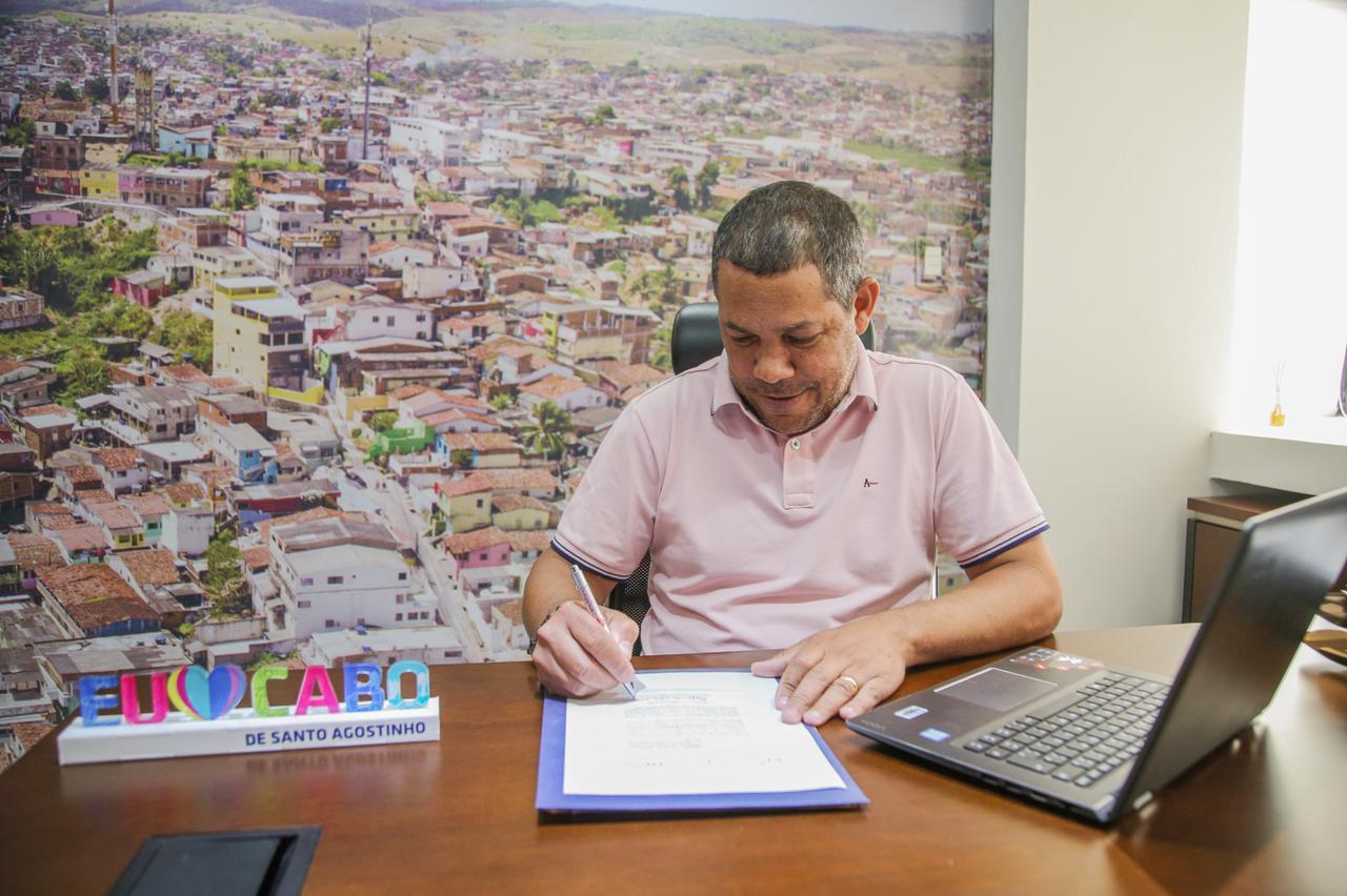 Prefeito do Cabo manifesta interesse na compra de vacinas