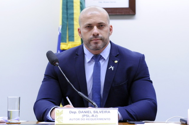 Conselho de Ética analisa relatório contra Daniel Silveira amanhã (12)