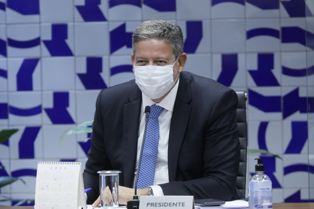 Presidente da Câmara ironiza decisão de ministro do STF