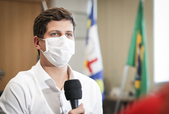 João Campos acelera processo para compra de vacinas