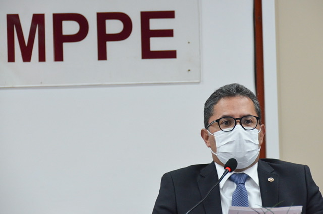 MPPE recomenda que Lucielle recue de decreto sobre igrejas