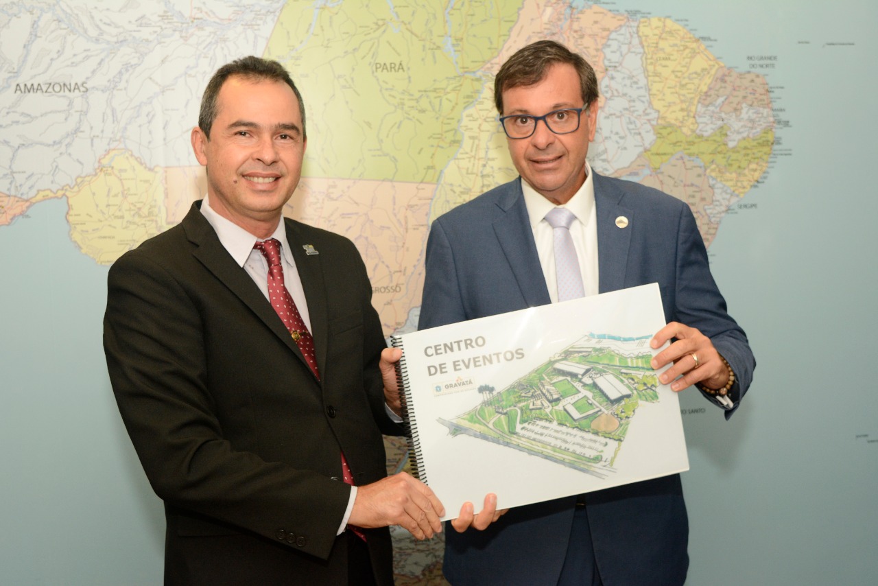 Vice de Gravatá apresenta projetos ao ministro do Turismo