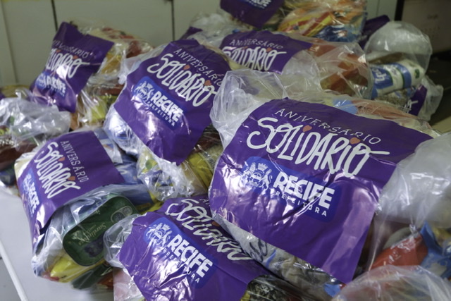 Campanha da PCR garante cestas básicas a usuárias do Mãe Coruja