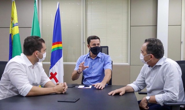 Anderson Ferreira recebe lideranças do Agreste