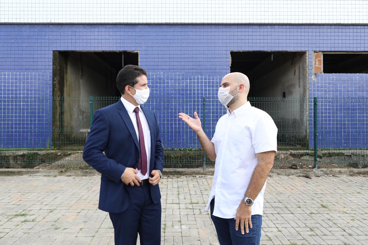 Deputado volta a fiscalizar obras da UPAE de Escada