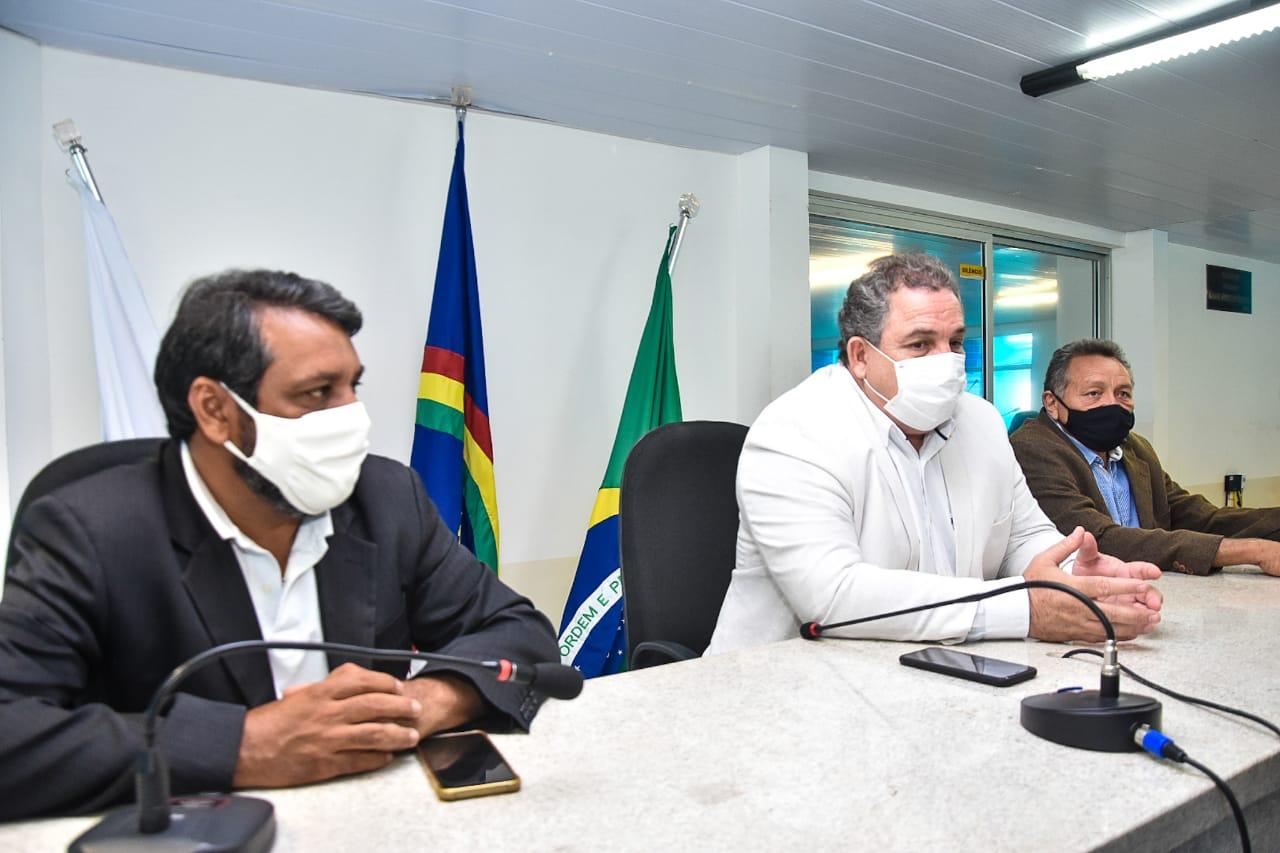 Eriberto Medeiros lança escola de líderes em Serra Talhada