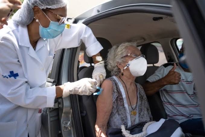 Quase 100% dos idosos de Olinda foram imunizados ou estão com a vacina agendada