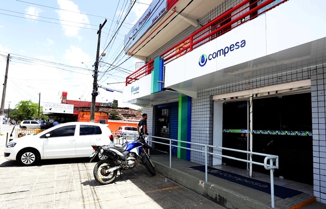 Compesa retoma atividades presenciais em lojas de atendimento