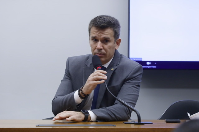 Carreras solicita audiência para debater planos de investimentos dos aeroportos do Nordeste