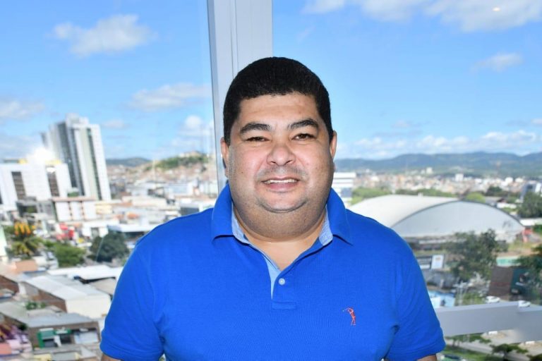 Presidente do PL Caruaru parabeniza o blog pelo aniversário