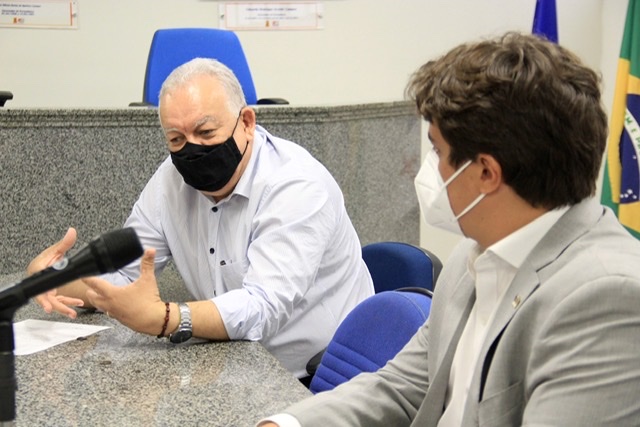 Governo do Estado anuncia bolsas de apoio para estudantes da UPE