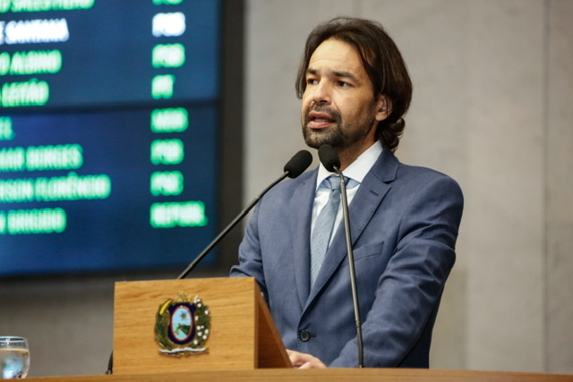 Deputado Diogo Moraes questiona suspensão do Censo 2021