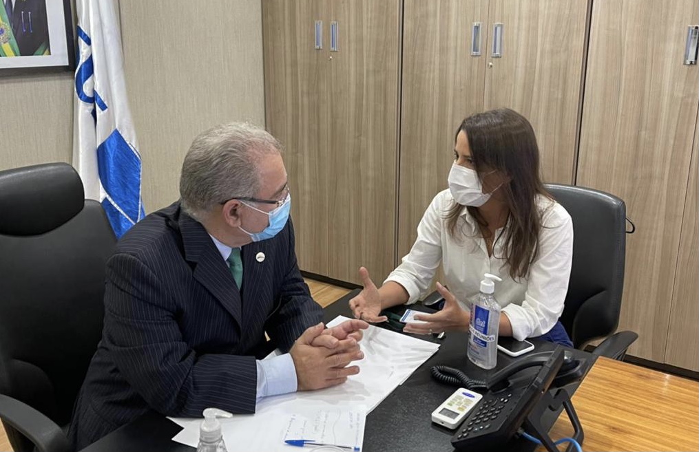 Prefeita de Caruaru tem reunião com ministro da Saúde