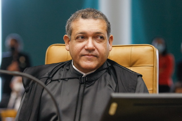 Ministro Nunes Marques libera cultos e missas presenciais