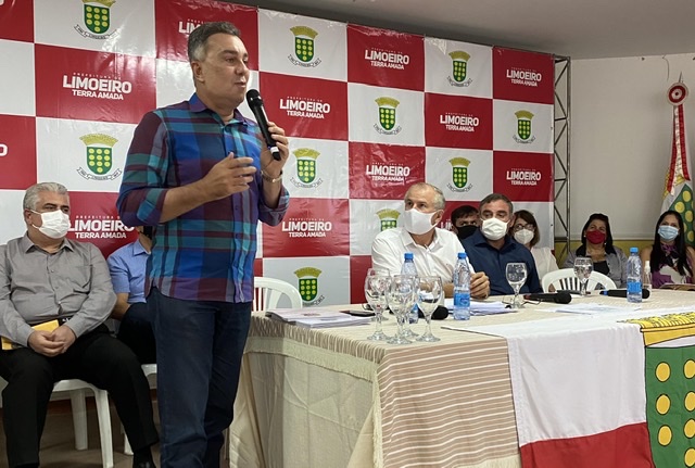 Ricardo Teobaldo anuncia investimentos para Limoeiro