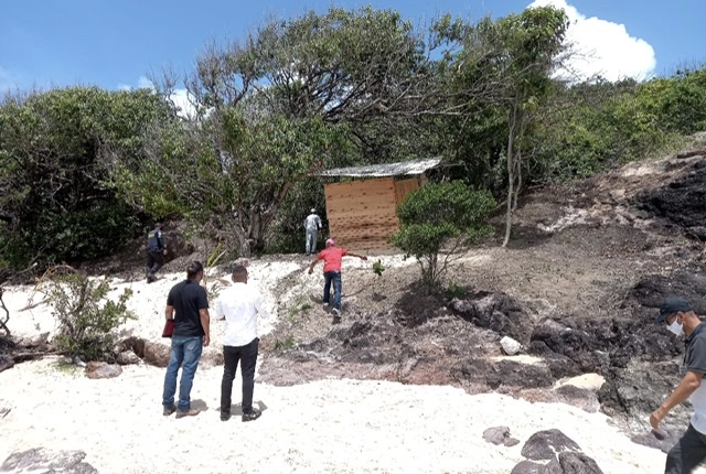 Prefeitura do Cabo notifica barraqueiros em área de preservação