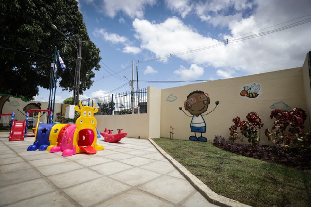 João Campos entrega primeira creche do seu governo