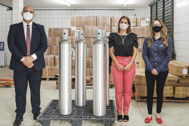 Pernambuco recebe doação de cilindros de oxigênio da Ambev
