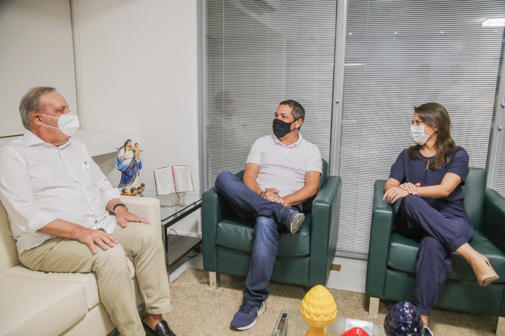 Prefeito do Cabo recebe visita de Raquel Lyra e Armando Monteiro