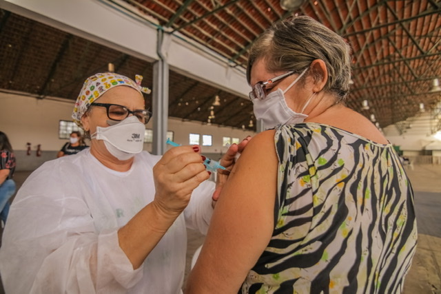 Prefeitura de Caruaru abre vacinação para novos grupos