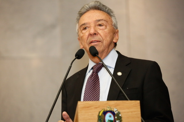 Cenário Político: reeleição ameaçada