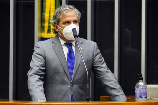 Membro da CCJ, Tadeu vota contra reforma administrativa