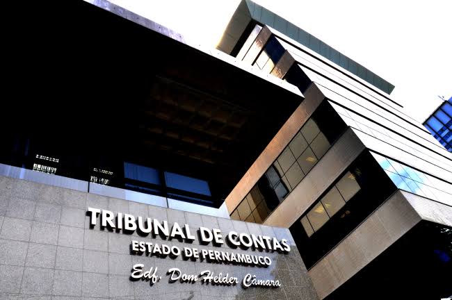 Ex-prefeito de São Lourenço da Mata recebe multa do TCE