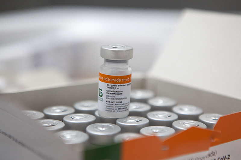 Estado distribui 58,6 mil doses de CoronaVac para 129 cidades