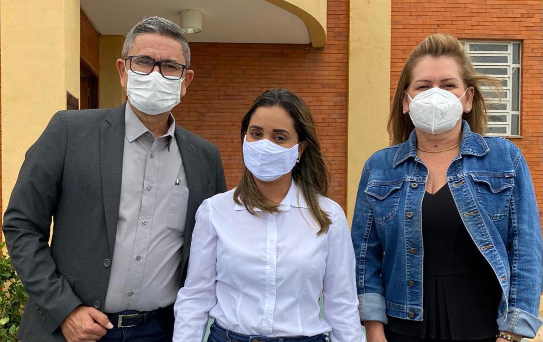 Deputada Roberta Arraes celebra início de obra da PE-550