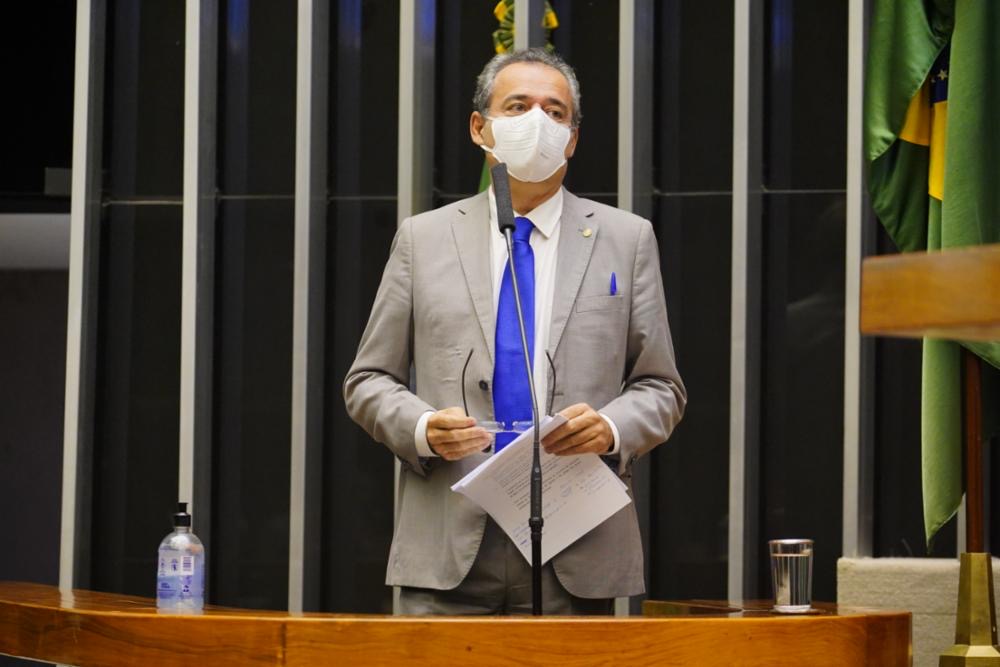 Danilo denuncia inconsistência no debate sobre venda da Eletrobras