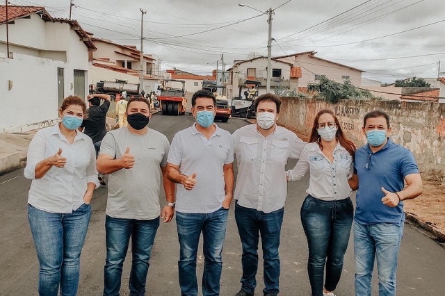 Em Araripina, Raimundo Pimentel vistoria obras com Fernando Filho