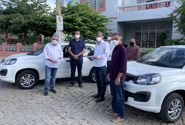 Prefeitura de Sertânia recebe o reforço de dois novos veículos